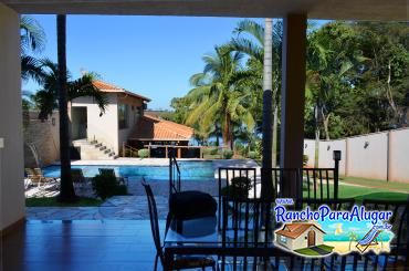 Recanto do Sabiá - Vista da Varanda para a Piscina