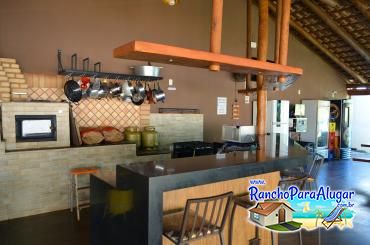 Recanto do Sabiá - Área de Churrasco com Fogão a Lenha