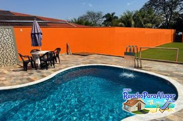 Rancho Classe A - Vista da Piscina para o Campo