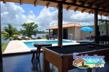 Rancho Recanto Maranata - Varanda com Mesa de Sinuca