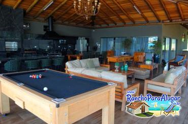 Rancho Recanto Maranata - Varanda com Mesa de Sinuca