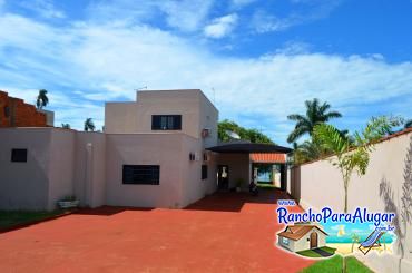 Rancho Laura Mariana - Estacionamento Interno