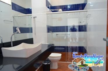 Rancho Laura Mariana - Banheiro da Suite 1