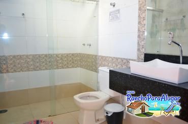 Rancho Laura Mariana - Banheiro Social na Casa