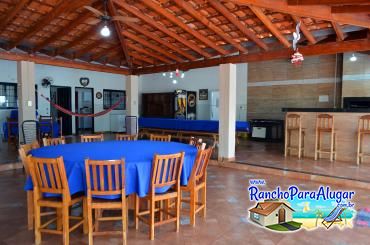 Rancho Laura Mariana - Varanda com Área de Churrasco