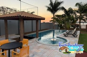 Rancho Top 10 - Piscina com Bar Molhado