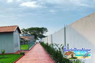 Rancho Angelina - Estacionamento Interno