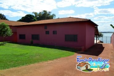 Rancho Ribeiro - Estacionamento Interno