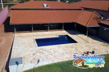 Rancho Ribeiro - Piscina ao Lado da Varanda