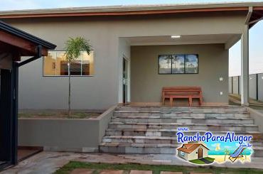 Rancho Recanto das Palmeiras 2 - Vista da Piscina para a Casa