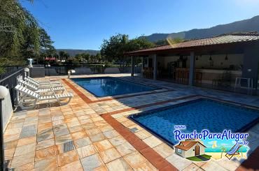 Rancho Só Encanto - Piscinas ao Lado da Área Gourmet