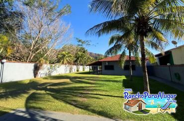 Rancho Só Encanto - Amplo Estacionamento