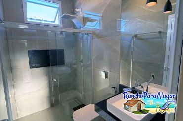 Rancho Paraná - Interior dos Banheiros