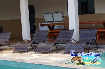 Rancho América - Varanda ao Lado da Piscina