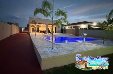 Rancho Diamante - Vista da Piscina com Iluminação
