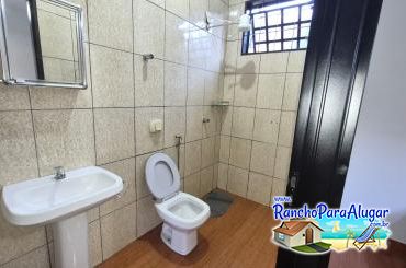 Rancho Vinimar 2 - Banheiro ao Lado da Piscina